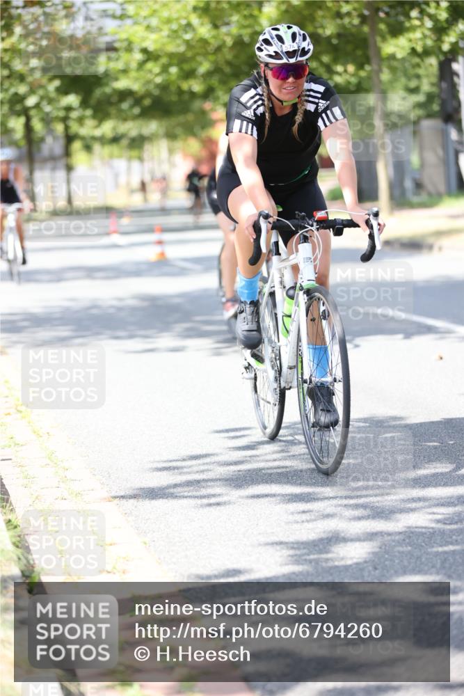 11.08.2024 - GEWOBA Citytriathlon Bremen H.Heesch http://msf.ph/oto/6794260 11.08.2024 13:23:08 Radfahren 204, 266, 375, 567, 570, 574, 589, 621, 641, 698, 708, 721, 731 meine-sportfotos.de