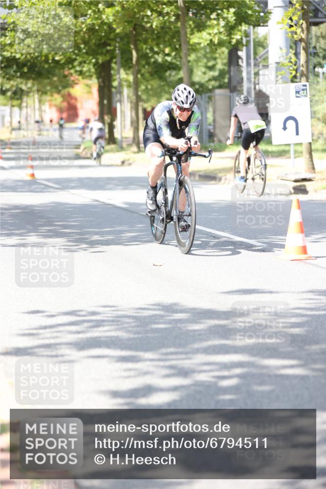 11.08.2024 - GEWOBA Citytriathlon Bremen H.Heesch http://msf.ph/oto/6794511 11.08.2024 13:26:39 Radfahren 239, 241, 333, 399, 413, 468, 602 meine-sportfotos.de