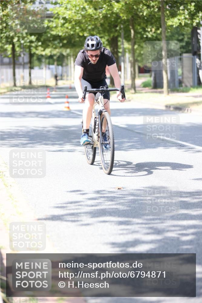 11.08.2024 - GEWOBA Citytriathlon Bremen H.Heesch http://msf.ph/oto/6794871 11.08.2024 13:27:33 Radfahren 315, 317, 327, xxx, 619 meine-sportfotos.de