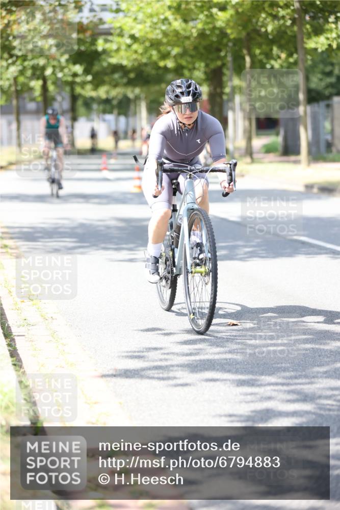 11.08.2024 - GEWOBA Citytriathlon Bremen H.Heesch http://msf.ph/oto/6794883 11.08.2024 13:27:43 Radfahren 264, 280, 287, 288, 304, 315, 327, 336, 549, 619 meine-sportfotos.de