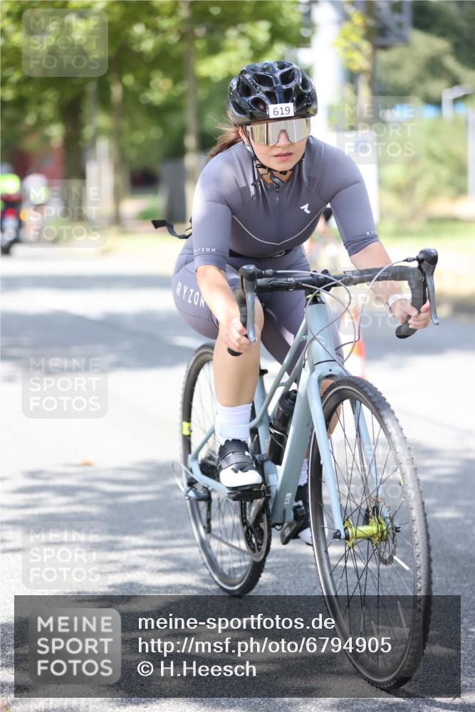 11.08.2024 - GEWOBA Citytriathlon Bremen H.Heesch http://msf.ph/oto/6794905 11.08.2024 13:27:44 Radfahren 264, 280, 287, 288, 304, 315, 327, 336, 549, 619 meine-sportfotos.de