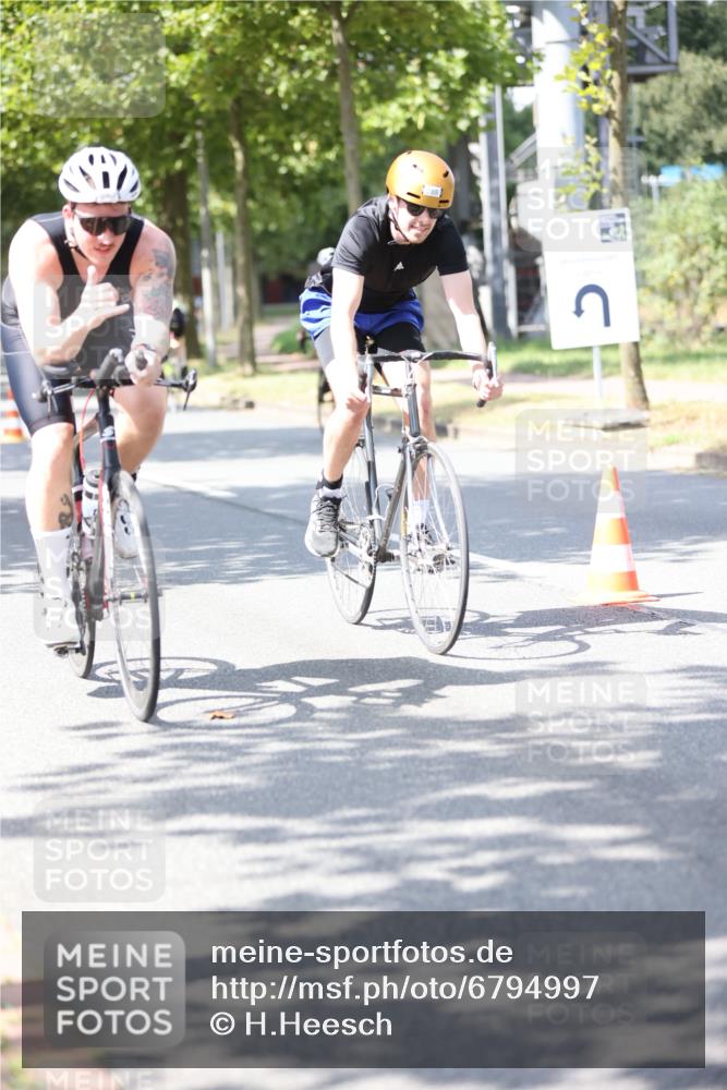 11.08.2024 - GEWOBA Citytriathlon Bremen H.Heesch http://msf.ph/oto/6794997 11.08.2024 13:27:52 Radfahren 264, 280, 287, 288, 297, 304, 315, 336, 549, 727 meine-sportfotos.de