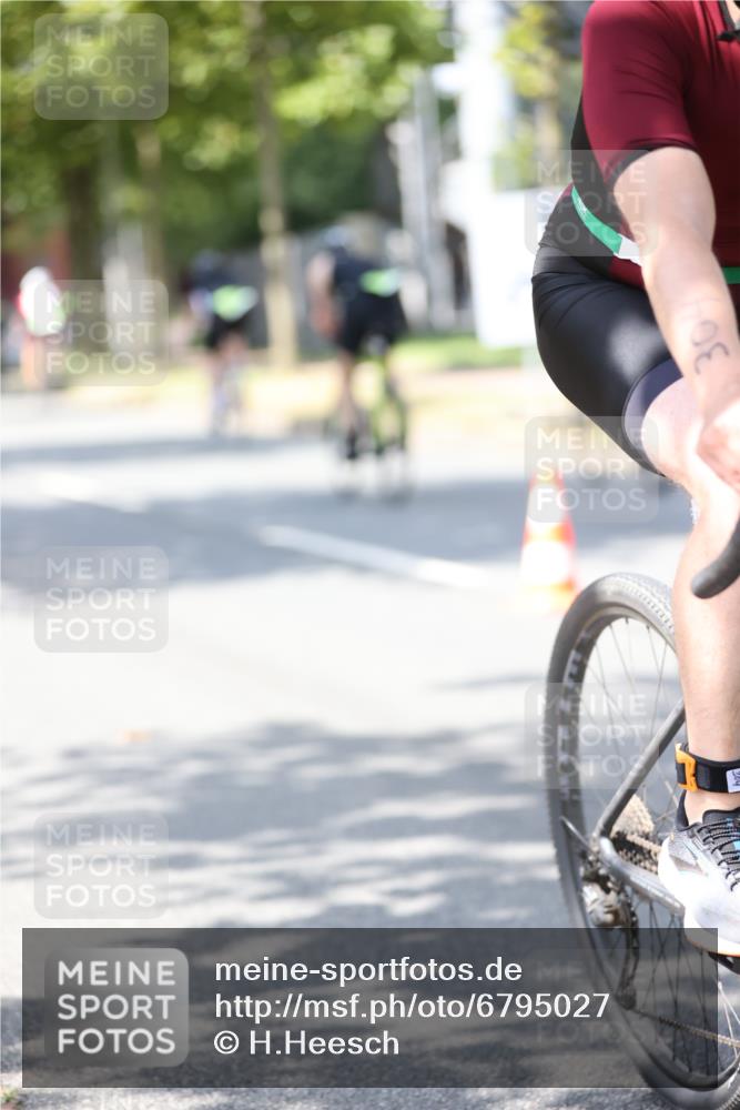 11.08.2024 - GEWOBA Citytriathlon Bremen H.Heesch http://msf.ph/oto/6795027 11.08.2024 13:27:54 Radfahren 264, 280, 287, 288, 297, 304, 315, 336, 549, 727 meine-sportfotos.de