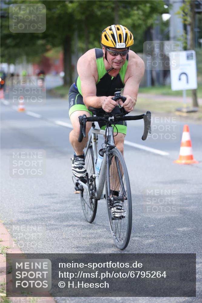 11.08.2024 - GEWOBA Citytriathlon Bremen H.Heesch http://msf.ph/oto/6795264 11.08.2024 13:28:26 Radfahren 201, 206, 232, 285, 308, 311, 326, 381, 390, 435, 510, 534, 542 meine-sportfotos.de
