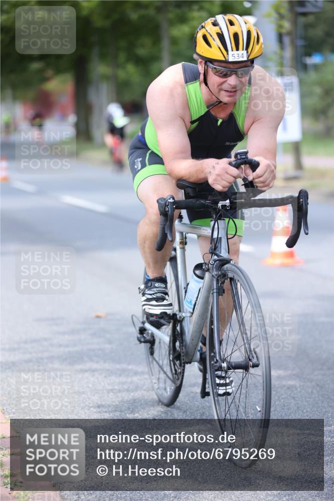 11.08.2024 - GEWOBA Citytriathlon Bremen H.Heesch http://msf.ph/oto/6795269 11.08.2024 13:28:27 Radfahren 201, 206, 232, 285, 308, 311, 326, 381, 390, 435, 456, 510, 534, 542 meine-sportfotos.de