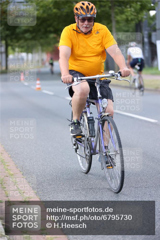 11.08.2024 - GEWOBA Citytriathlon Bremen H.Heesch http://msf.ph/oto/6795730 11.08.2024 13:28:57 Radfahren 205, 234, 278, 291, 298, 338, 339, 379, 459 meine-sportfotos.de