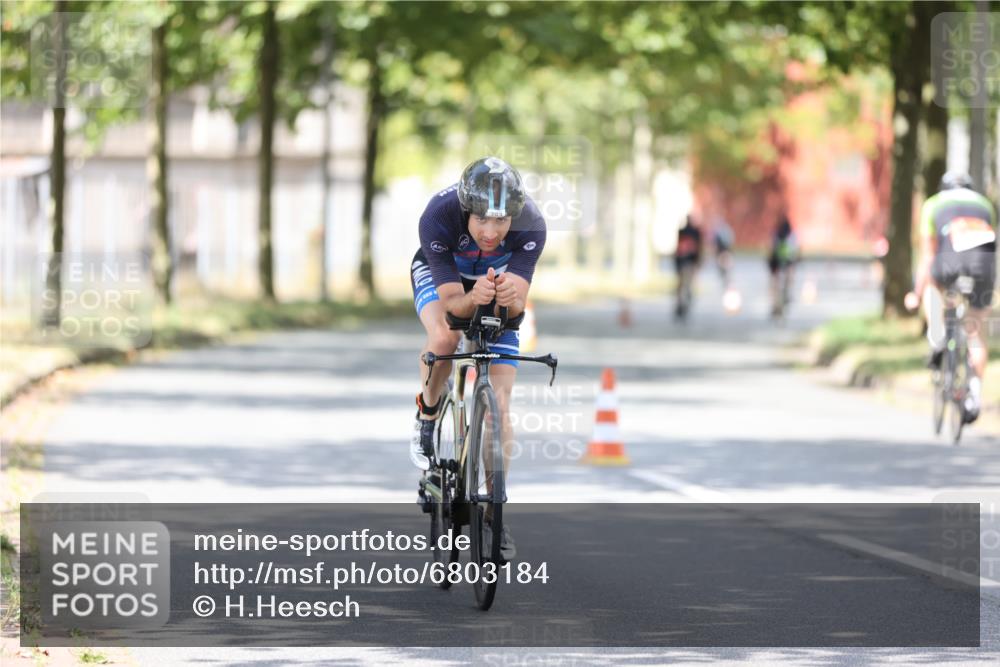 11.08.2024 - GEWOBA Citytriathlon Bremen H.Heesch http://msf.ph/oto/6803184 11.08.2024 12:05:20 Laufen  meine-sportfotos.de