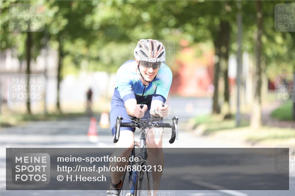 11.08.2024 - GEWOBA Citytriathlon Bremen H.Heesch http://msf.ph/oto/6803213 11.08.2024 12:05:32 Laufen  meine-sportfotos.de
