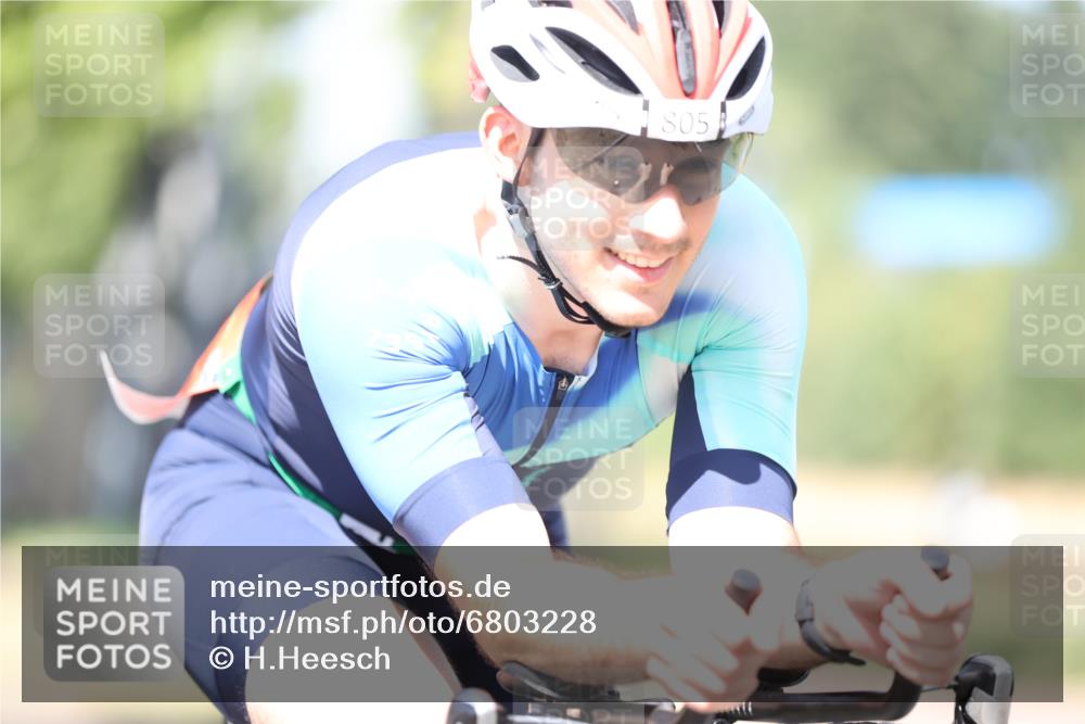 11.08.2024 - GEWOBA Citytriathlon Bremen H.Heesch http://msf.ph/oto/6803228 11.08.2024 12:05:32 Laufen  meine-sportfotos.de