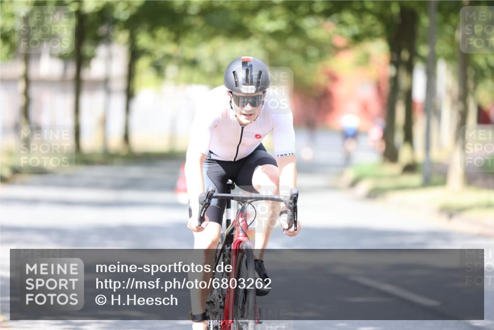 11.08.2024 - GEWOBA Citytriathlon Bremen H.Heesch http://msf.ph/oto/6803262 11.08.2024 12:05:45 Laufen  meine-sportfotos.de