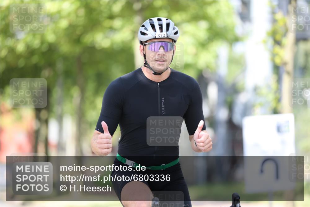 11.08.2024 - GEWOBA Citytriathlon Bremen H.Heesch http://msf.ph/oto/6803336 11.08.2024 12:06:01 Laufen  meine-sportfotos.de