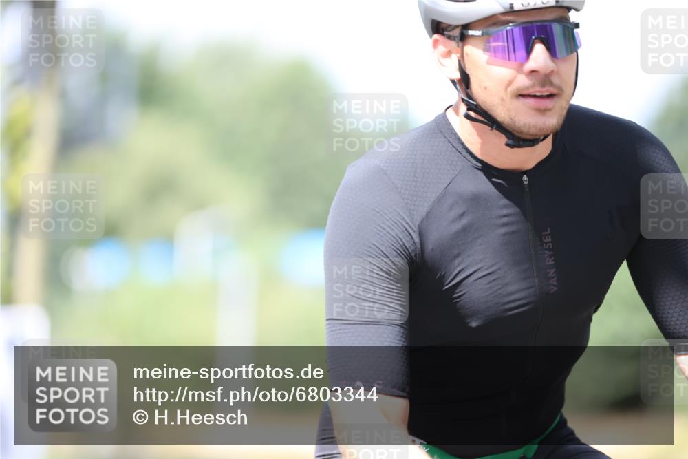 11.08.2024 - GEWOBA Citytriathlon Bremen H.Heesch http://msf.ph/oto/6803344 11.08.2024 12:06:02 Laufen  meine-sportfotos.de