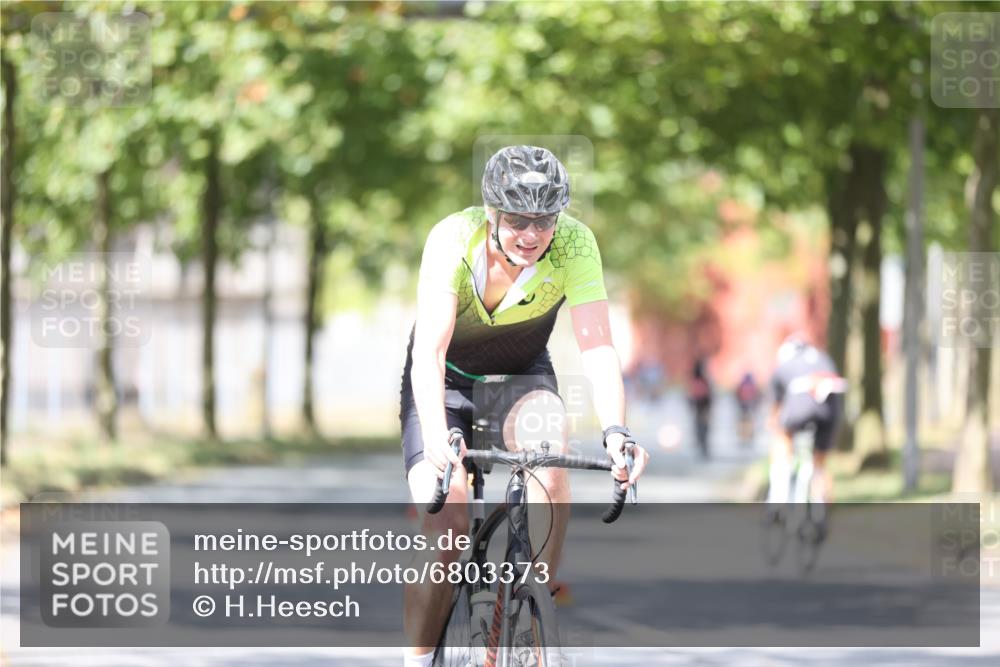 11.08.2024 - GEWOBA Citytriathlon Bremen H.Heesch http://msf.ph/oto/6803373 11.08.2024 12:06:12 Laufen  meine-sportfotos.de