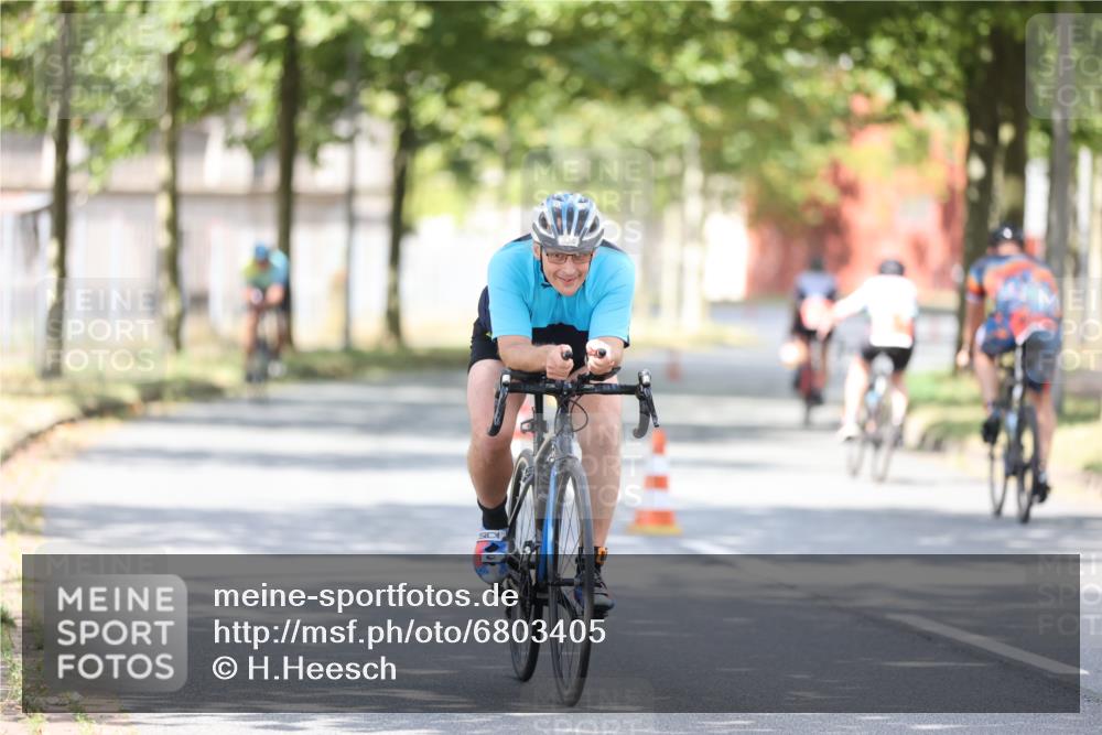 11.08.2024 - GEWOBA Citytriathlon Bremen H.Heesch http://msf.ph/oto/6803405 11.08.2024 12:06:25 Radfahren 924, 934, 978 meine-sportfotos.de