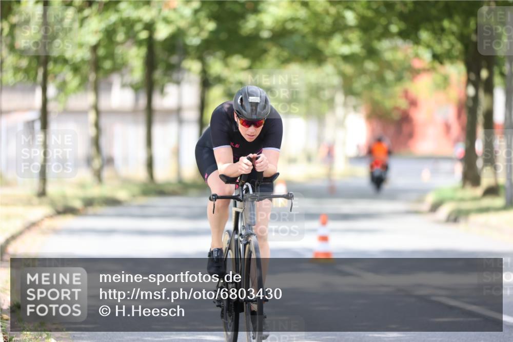 11.08.2024 - GEWOBA Citytriathlon Bremen H.Heesch http://msf.ph/oto/6803430 11.08.2024 12:06:44 Radfahren 815, 886, 915, 939, 1025 meine-sportfotos.de