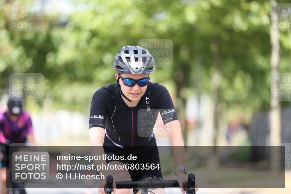 11.08.2024 - GEWOBA Citytriathlon Bremen H.Heesch http://msf.ph/oto/6803564 11.08.2024 12:12:49 Radfahren 807, 831, 840, 857, 993, 999 meine-sportfotos.de
