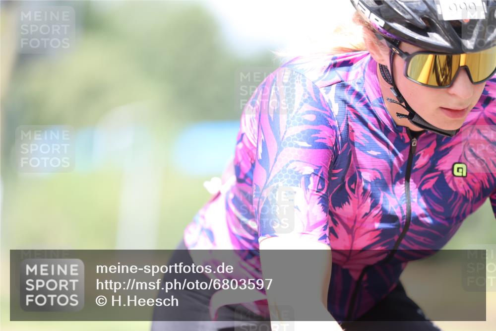 11.08.2024 - GEWOBA Citytriathlon Bremen H.Heesch http://msf.ph/oto/6803597 11.08.2024 12:12:51 Radfahren 743, 807, 831, 840, 857, 993, 999 meine-sportfotos.de