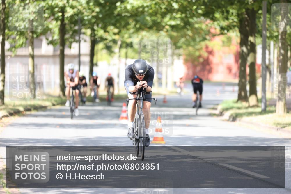 11.08.2024 - GEWOBA Citytriathlon Bremen H.Heesch http://msf.ph/oto/6803651 11.08.2024 12:12:59 Radfahren 743, 769, 788, 807, 831, 840, 969, 999, 1009 meine-sportfotos.de