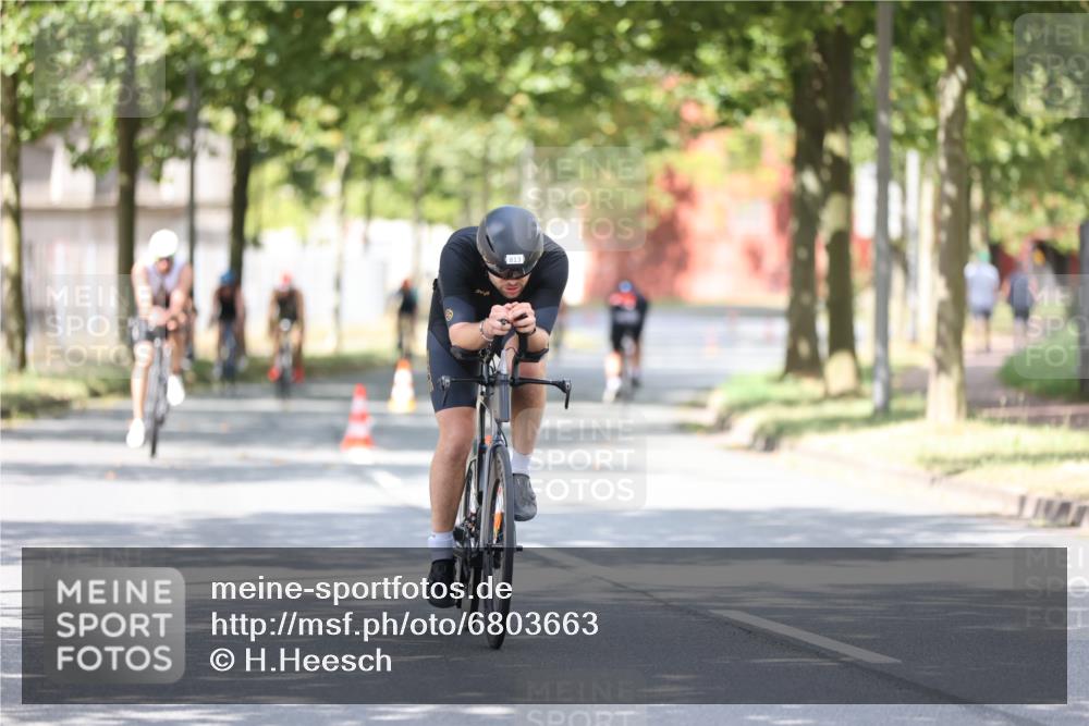 11.08.2024 - GEWOBA Citytriathlon Bremen H.Heesch http://msf.ph/oto/6803663 11.08.2024 12:12:59 Radfahren 743, 769, 788, 807, 831, 840, 969, 999, 1009 meine-sportfotos.de