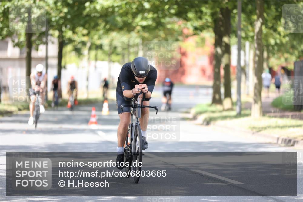 11.08.2024 - GEWOBA Citytriathlon Bremen H.Heesch http://msf.ph/oto/6803665 11.08.2024 12:13:00 Radfahren 743, 769, 788, 807, 831, 840, 969, 999, 1009 meine-sportfotos.de