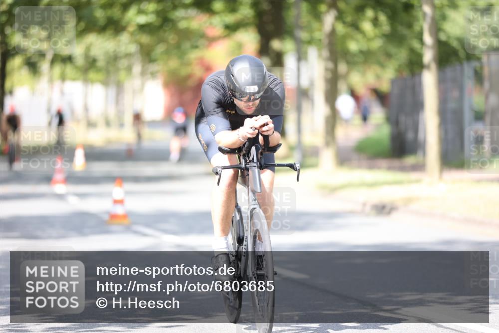 11.08.2024 - GEWOBA Citytriathlon Bremen H.Heesch http://msf.ph/oto/6803685 11.08.2024 12:13:00 Radfahren 743, 769, 788, 807, 831, 840, 969, 999, 1009 meine-sportfotos.de