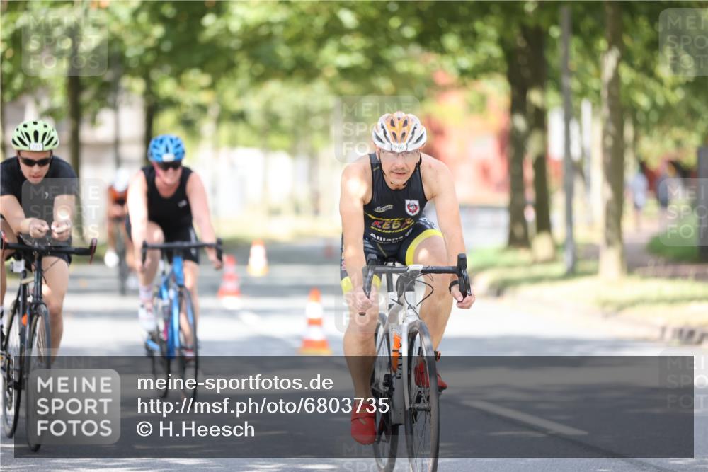 11.08.2024 - GEWOBA Citytriathlon Bremen H.Heesch http://msf.ph/oto/6803735 11.08.2024 12:13:05 Radfahren 743, 769, 788, 807, 831, 840, 969, 1009 meine-sportfotos.de