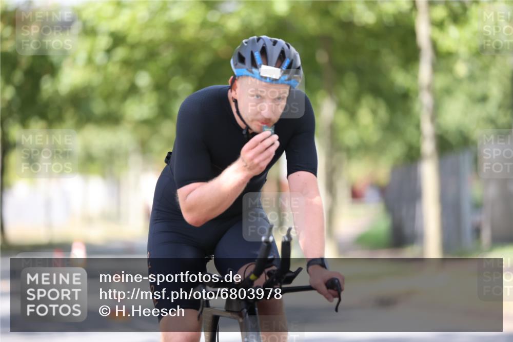 11.08.2024 - GEWOBA Citytriathlon Bremen H.Heesch http://msf.ph/oto/6803978 11.08.2024 12:13:44 Radfahren 820, 858, 940, 957 meine-sportfotos.de