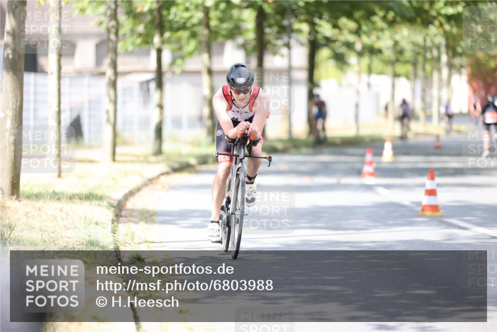11.08.2024 - GEWOBA Citytriathlon Bremen H.Heesch http://msf.ph/oto/6803988 11.08.2024 12:08:00 Radfahren 748, 762, 809, 818, 832, 851, 894, 949 meine-sportfotos.de