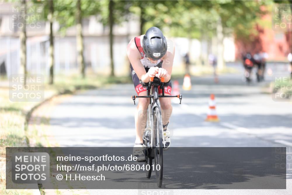 11.08.2024 - GEWOBA Citytriathlon Bremen H.Heesch http://msf.ph/oto/6804010 11.08.2024 12:08:01 Radfahren 748, 762, 809, 818, 832, 851, 894, 949 meine-sportfotos.de
