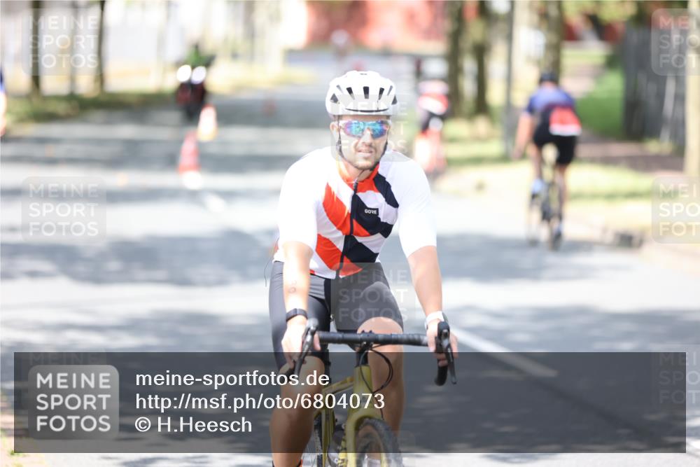 11.08.2024 - GEWOBA Citytriathlon Bremen H.Heesch http://msf.ph/oto/6804073 11.08.2024 12:15:53 Radfahren 767, 780, 786, 790, 791, 800, 989, 1020, 1036 meine-sportfotos.de
