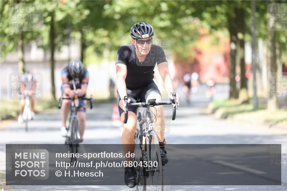 11.08.2024 - GEWOBA Citytriathlon Bremen H.Heesch http://msf.ph/oto/6804330 11.08.2024 12:08:38 Radfahren 741, 742, 796, 892, 963, 966, 981, 1021, 1022 meine-sportfotos.de