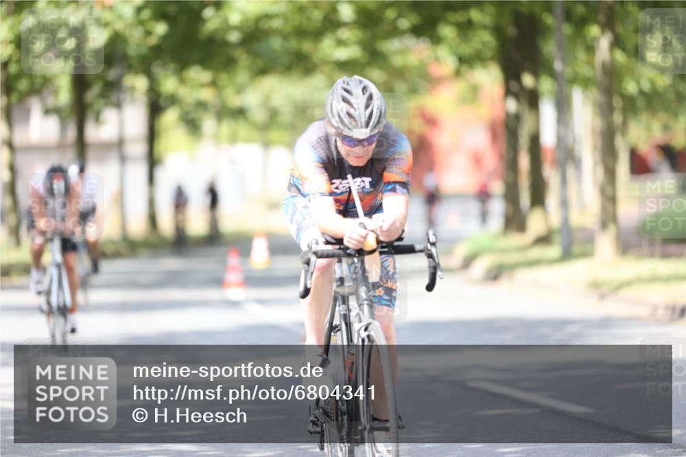 11.08.2024 - GEWOBA Citytriathlon Bremen H.Heesch http://msf.ph/oto/6804341 11.08.2024 12:08:38 Radfahren 741, 742, 796, 892, 963, 966, 981, 1021, 1022 meine-sportfotos.de