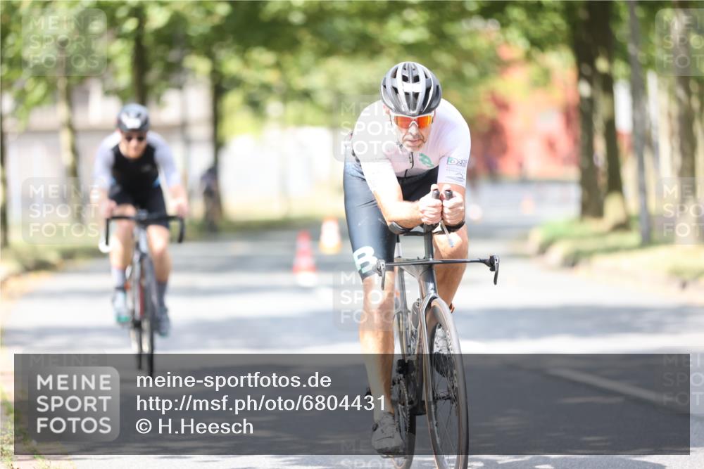 11.08.2024 - GEWOBA Citytriathlon Bremen H.Heesch http://msf.ph/oto/6804431 11.08.2024 12:08:45 Radfahren 741, 742, 796, 892, 917, 963, 966, 981, 1022 meine-sportfotos.de