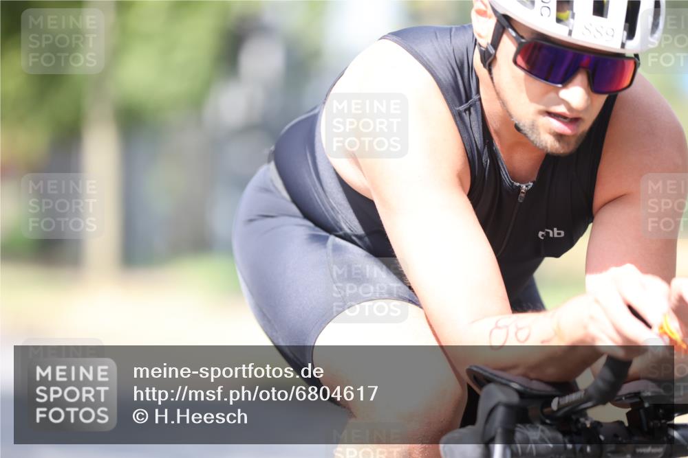 11.08.2024 - GEWOBA Citytriathlon Bremen H.Heesch http://msf.ph/oto/6804617 11.08.2024 12:09:10 Radfahren 787, 793, 844, 863, 866, 889, 932 meine-sportfotos.de