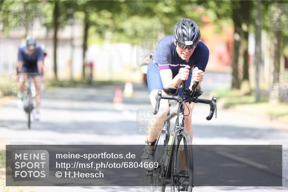11.08.2024 - GEWOBA Citytriathlon Bremen H.Heesch http://msf.ph/oto/6804669 11.08.2024 12:09:17 Radfahren 787, 793, 863, 866, 889, 932 meine-sportfotos.de