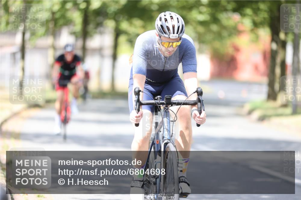 11.08.2024 - GEWOBA Citytriathlon Bremen H.Heesch http://msf.ph/oto/6804698 11.08.2024 12:09:19 Radfahren 787, 793, 863, 866, 889, 932 meine-sportfotos.de