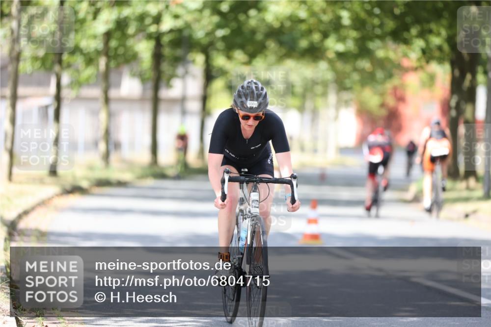 11.08.2024 - GEWOBA Citytriathlon Bremen H.Heesch http://msf.ph/oto/6804715 11.08.2024 12:19:11 Radfahren 852, 862, 900, 954, 1008 meine-sportfotos.de