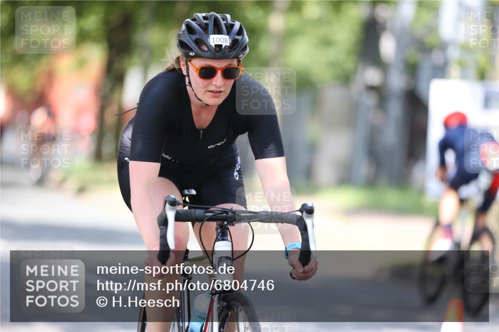 11.08.2024 - GEWOBA Citytriathlon Bremen H.Heesch http://msf.ph/oto/6804746 11.08.2024 12:19:11 Radfahren 852, 862, 900, 954, 1008 meine-sportfotos.de