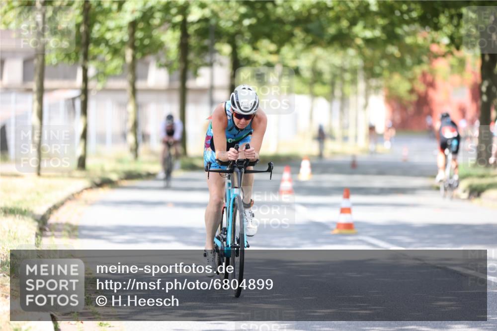 11.08.2024 - GEWOBA Citytriathlon Bremen H.Heesch http://msf.ph/oto/6804899 11.08.2024 12:19:32 Radfahren 873, 954, 956, 973, 974, 1033 meine-sportfotos.de