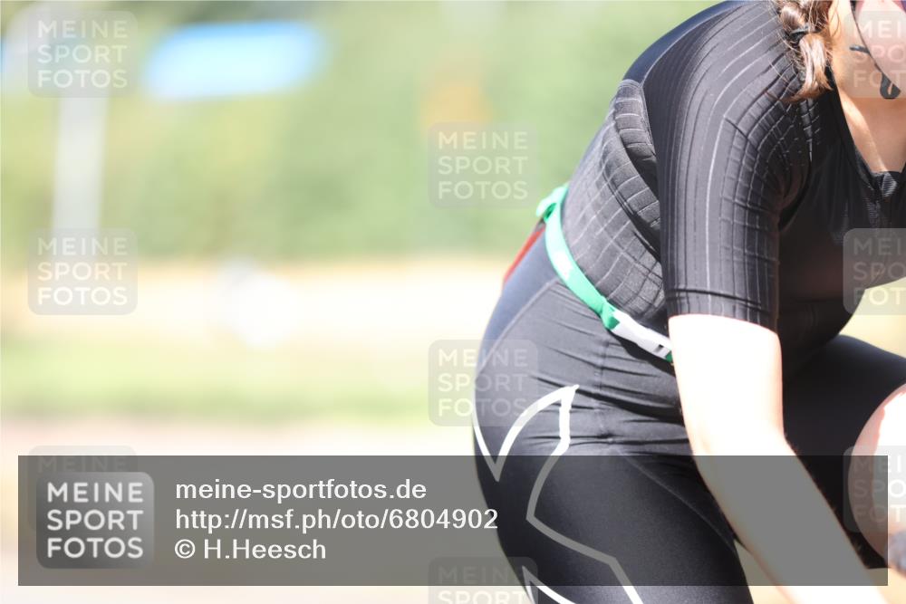 11.08.2024 - GEWOBA Citytriathlon Bremen H.Heesch http://msf.ph/oto/6804902 11.08.2024 12:09:50 Radfahren 751, 908, 988, 1027 meine-sportfotos.de