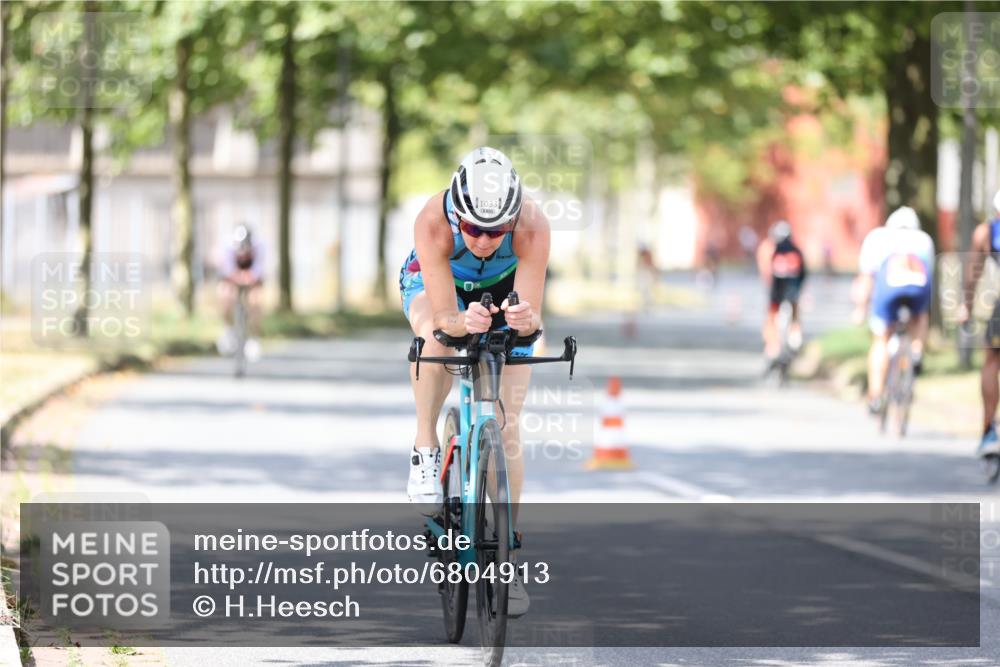 11.08.2024 - GEWOBA Citytriathlon Bremen H.Heesch http://msf.ph/oto/6804913 11.08.2024 12:19:33 Radfahren 873, 954, 956, 973, 974, 996, 1033 meine-sportfotos.de