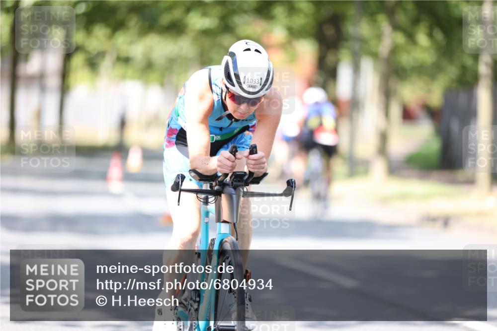 11.08.2024 - GEWOBA Citytriathlon Bremen H.Heesch http://msf.ph/oto/6804934 11.08.2024 12:19:33 Radfahren 873, 954, 956, 973, 974, 996, 1033 meine-sportfotos.de
