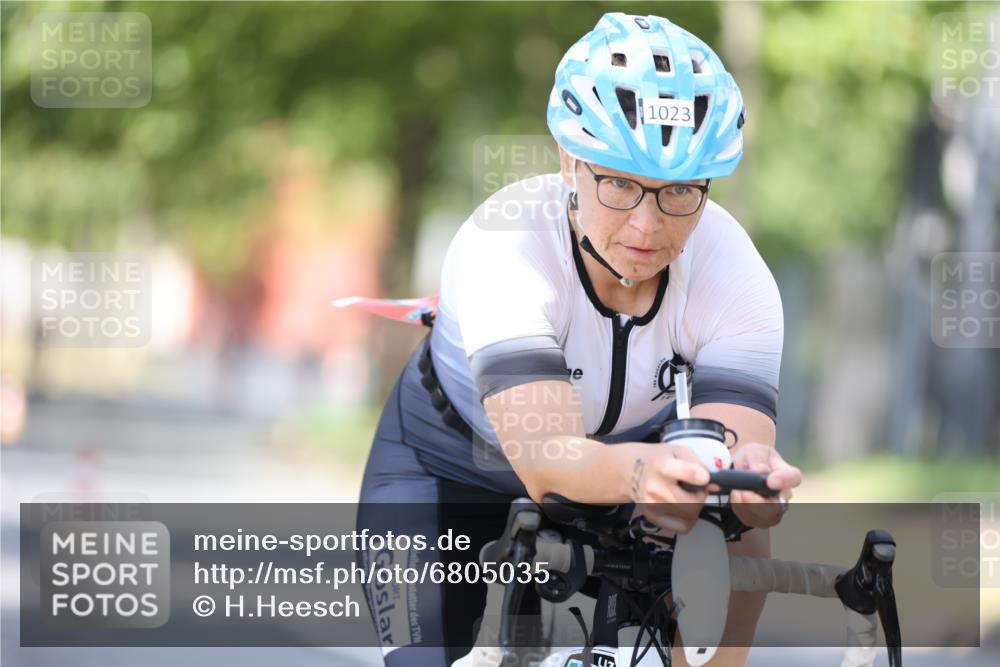 11.08.2024 - GEWOBA Citytriathlon Bremen H.Heesch http://msf.ph/oto/6805035 11.08.2024 12:19:42 Radfahren 906, 942, 956, 974, 996 meine-sportfotos.de