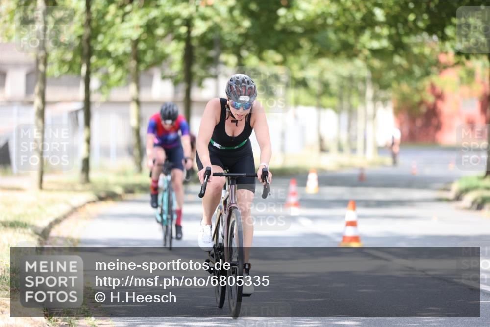 11.08.2024 - GEWOBA Citytriathlon Bremen H.Heesch http://msf.ph/oto/6805335 11.08.2024 12:11:33 Radfahren 891, 898, 987, 1003, 1005, 1034 meine-sportfotos.de