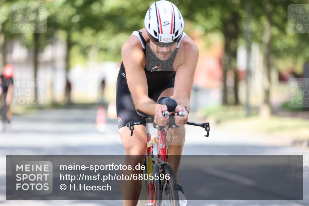 11.08.2024 - GEWOBA Citytriathlon Bremen H.Heesch http://msf.ph/oto/6805596 11.08.2024 12:20:37 Radfahren 759, 806, 826, 843, 853, 890, 927 meine-sportfotos.de