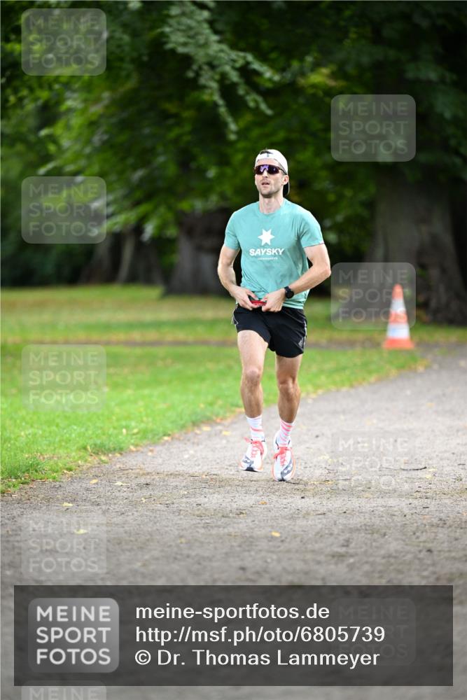 25.08.2024 - 20. Blankeneser Heldenlauf Dr. Thomas Lammeyer http://msf.ph/oto/6805739 25.08.2024 10:03:55 Laufen  meine-sportfotos.de