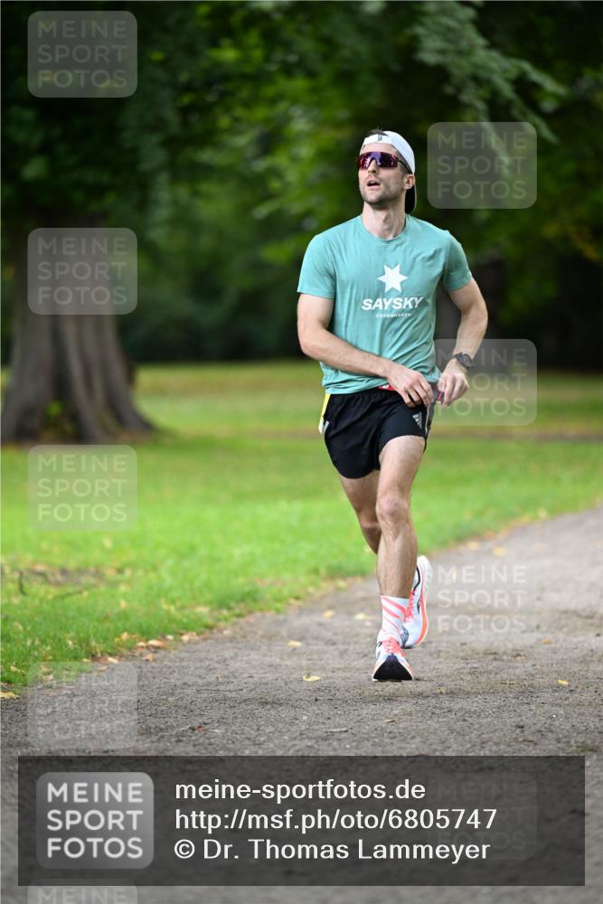 25.08.2024 - 20. Blankeneser Heldenlauf Dr. Thomas Lammeyer http://msf.ph/oto/6805747 25.08.2024 10:03:56 Laufen  meine-sportfotos.de