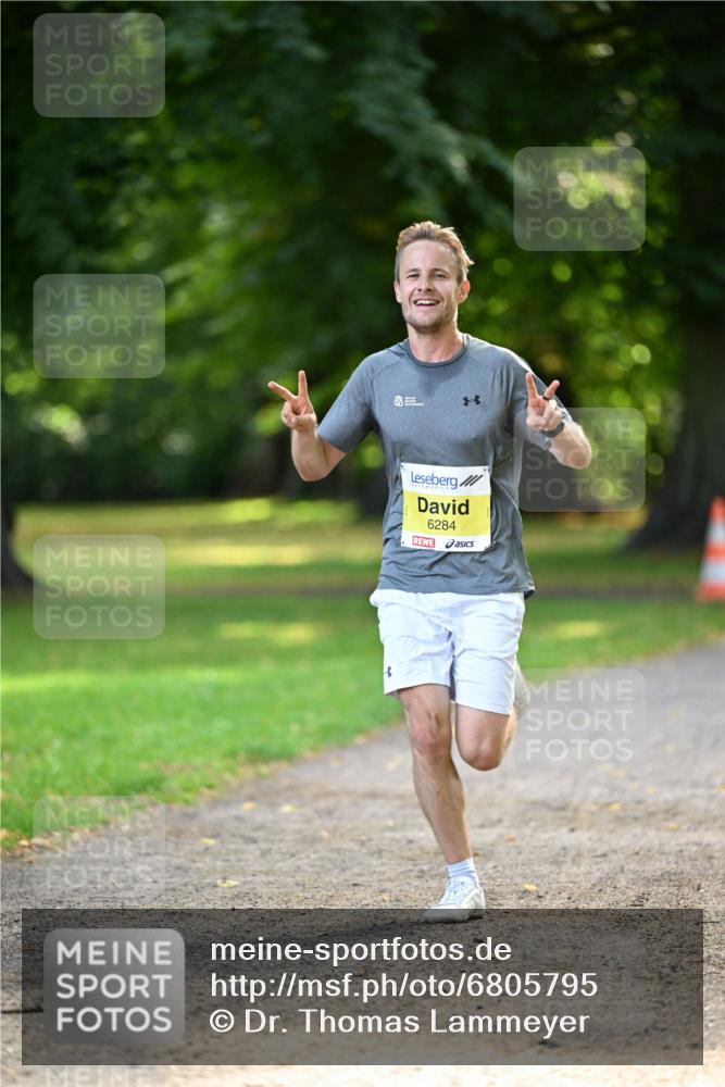 25.08.2024 - 20. Blankeneser Heldenlauf Dr. Thomas Lammeyer http://msf.ph/oto/6805795 25.08.2024 10:05:34 Laufen 6284 meine-sportfotos.de