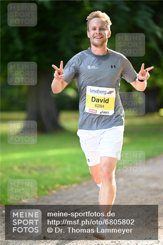 25.08.2024 - 20. Blankeneser Heldenlauf Dr. Thomas Lammeyer http://msf.ph/oto/6805802 25.08.2024 10:05:35 Laufen 6284 meine-sportfotos.de