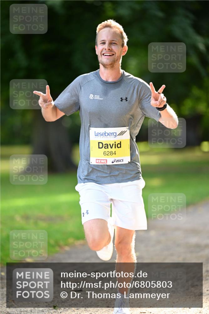 25.08.2024 - 20. Blankeneser Heldenlauf Dr. Thomas Lammeyer http://msf.ph/oto/6805803 25.08.2024 10:05:35 Laufen 6284 meine-sportfotos.de